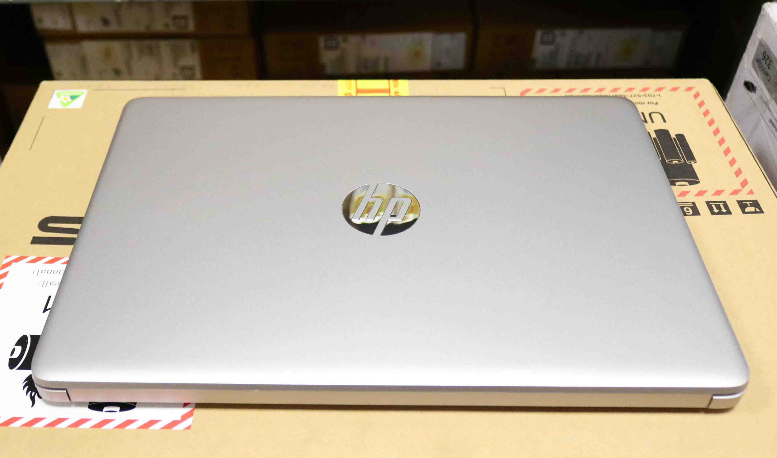 Laptop HP 240 G9 (6L1Y2PA)1
