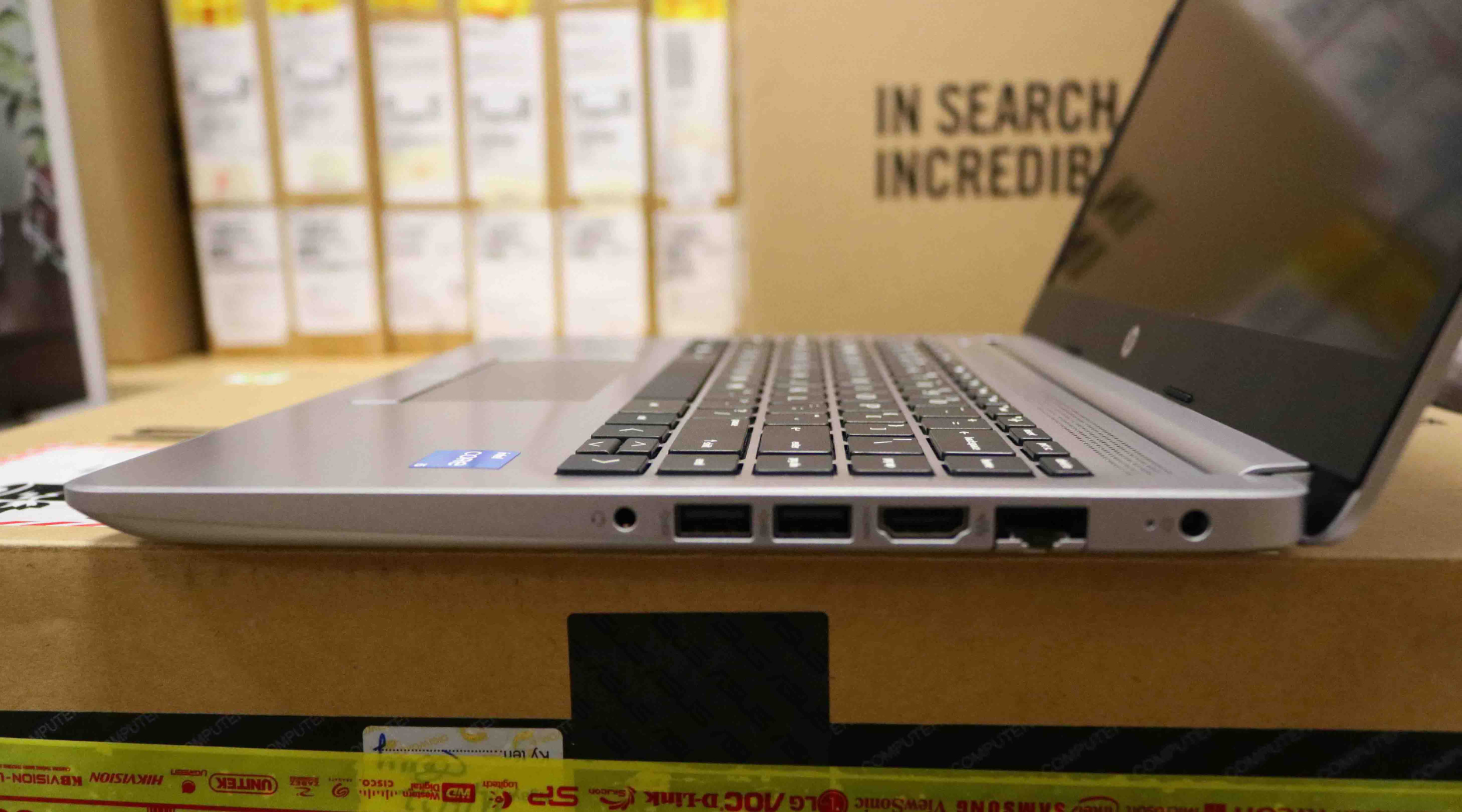 Laptop HP 240 G9 (6L1Y2PA)2